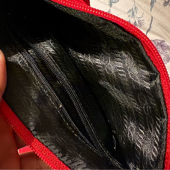 NEW PRADA NYLON MESSENGER BAG (open to offers) - Picture 2 of 4
